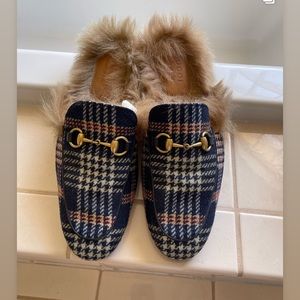 Gucci Slippers / Loafers / Sandals with fur